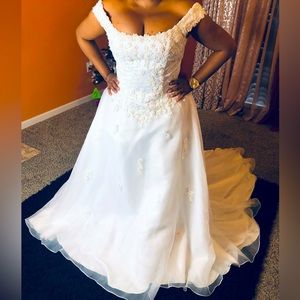 Michael Angelo Beaded and Lace wedding dress. Size 18